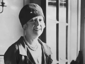 Elsie de Wolfe, often hailed as one of the most iconic interior designers, revolutionized interior design in the early 20th century. Renowned for her innovative approach, she transformed spaces with light, airy designs.
