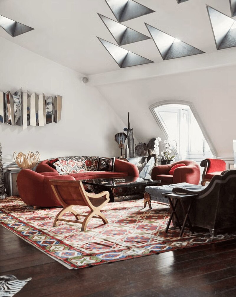acques Grange is a distinguished French interior designer renowned for his ability to blend traditional elegance with contemporary flair.