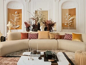 Meyer Davis's Grand Salon exudes opulence and grandeur. The design emphasizes Artemest's luxurious furnishings and artworks, crafting a space that celebrates the richness of Italian design heritage.