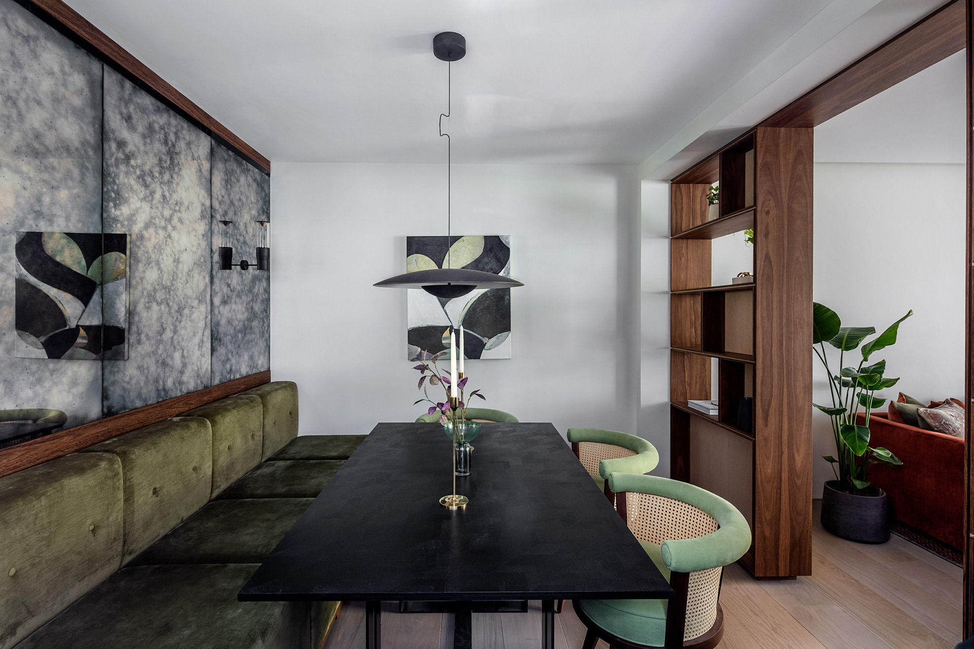 London House Tour: Functionality, Light and Natural Materials by Echlin