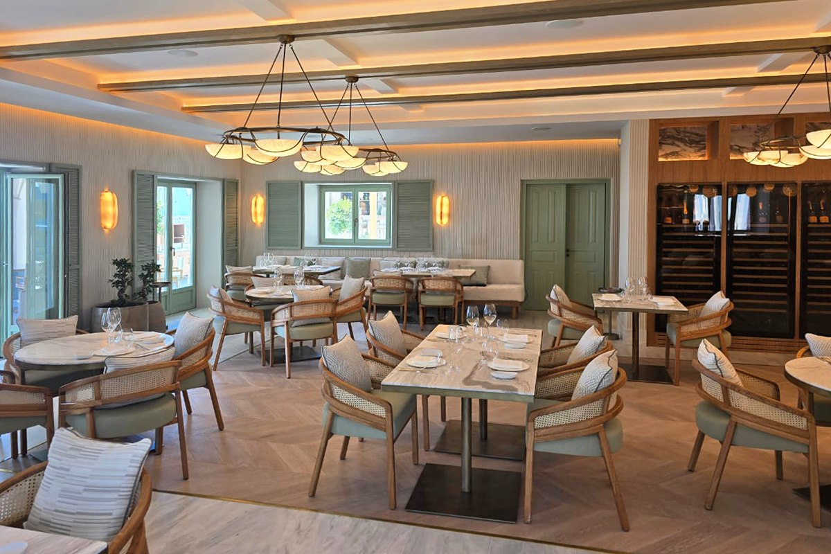 Projects wtc blu 1 Blu Restaurant dining area with the spencer dining chair